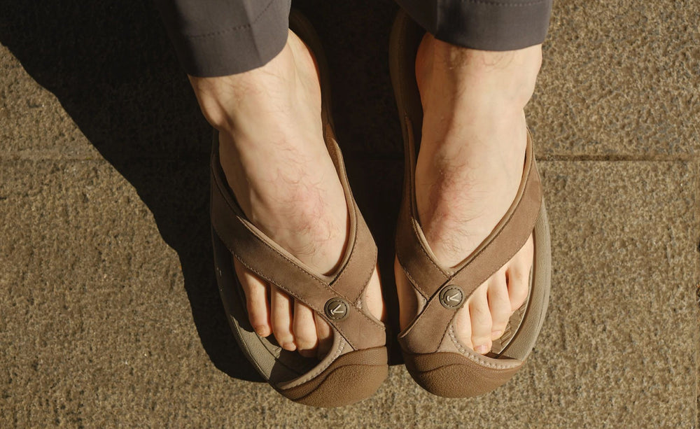 Men's Waimea Leather Flip-Flop Destination Pack / Keen